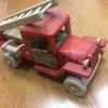 Holz geschnitzt Modell Auto Spielzeug rotierenden Rad Waldorf Spielzeug Feuerwehrauto 3