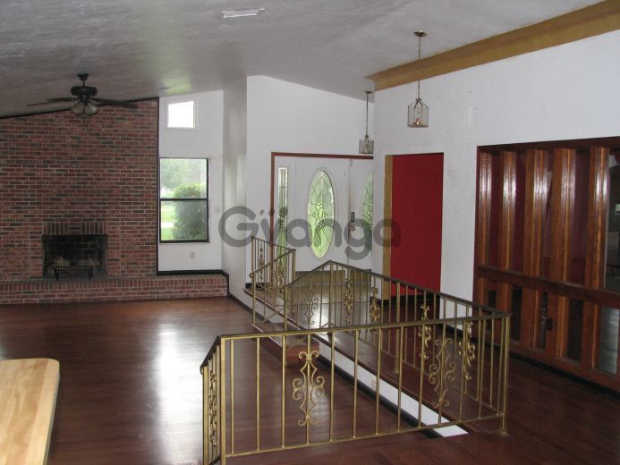 180717_4-bedroom-home-for-sale-4146-sq-ft-2406-northeast-64-terrace-zip-code-32609.jpg