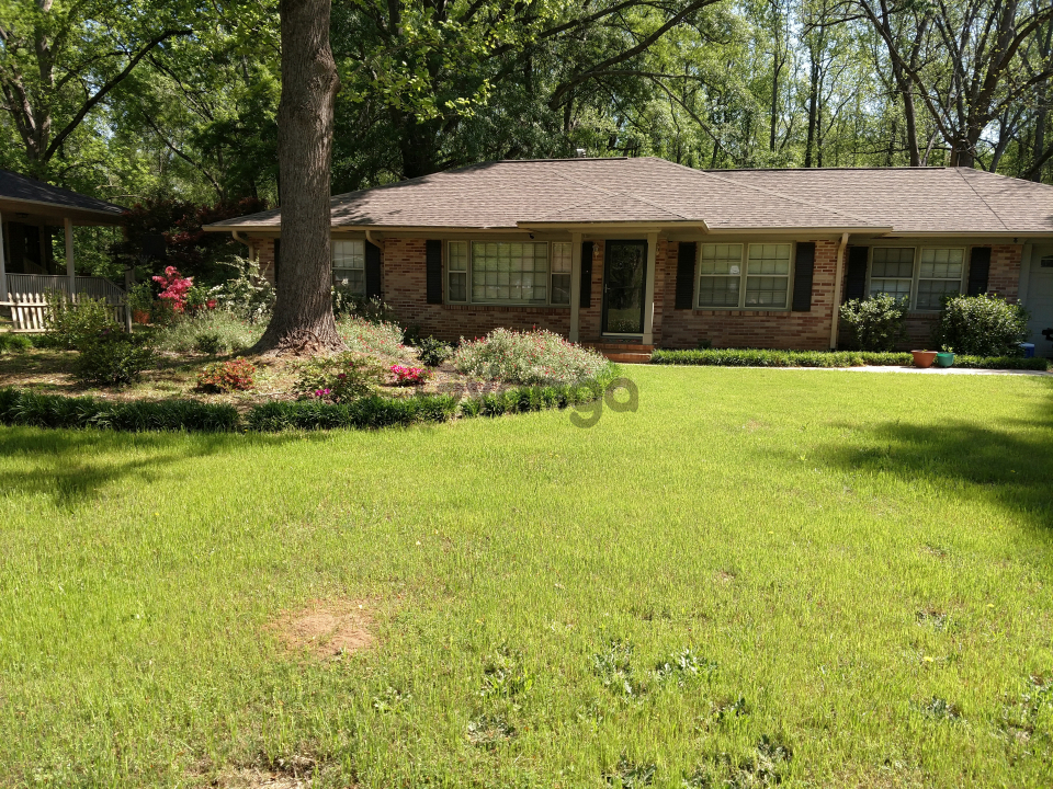 298485_3-bedroom-home-for-sale-1734-sq-ft-1133-e-college-st-zip-code-30224.jpg