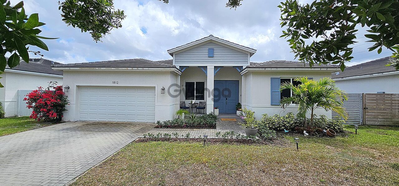 366143_4-bedroom-home-for-sale-2280-sq-ft-1812-ne-2nd-st-zip-code-33033.jpg