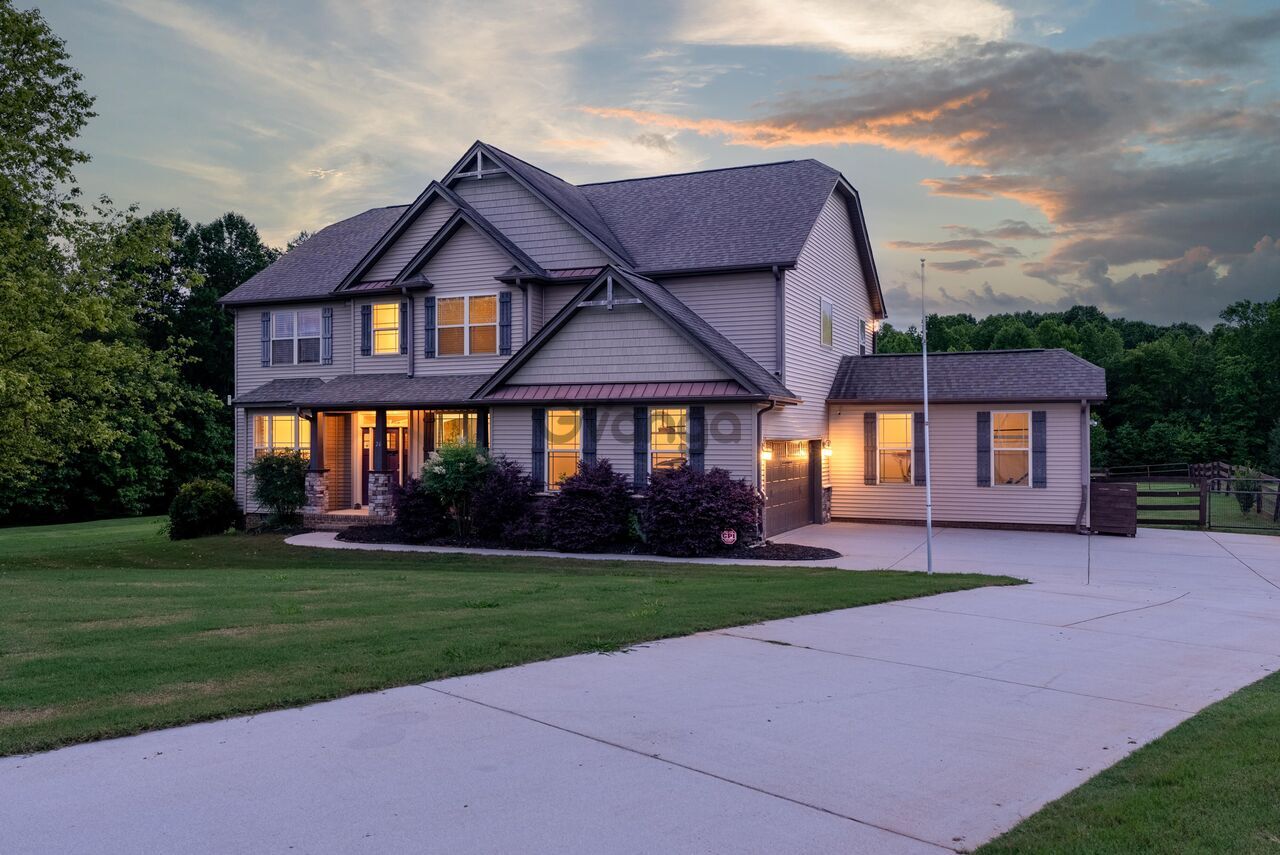 367959_5-bedroom-home-for-sale-3341-sq-ft-26-fancy-ln-zip-code-29690.jpg