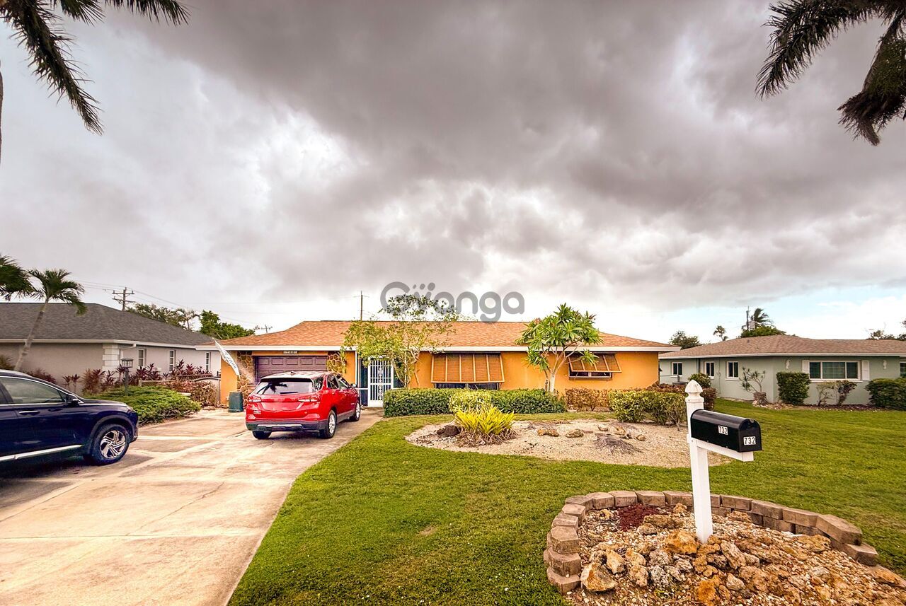 368002_2-bedroom-home-for-sale-1113-sq-ft-732-sesame-ct-zip-code-33904.jpg