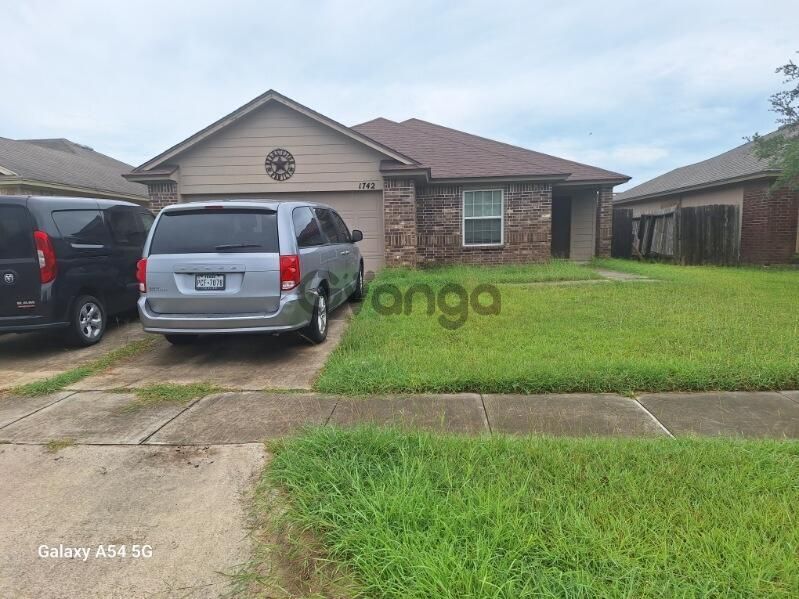 368099_4-bedroom-home-for-sale-1522-sq-ft-1742-gallop-trail-zip-code-78410.jpg