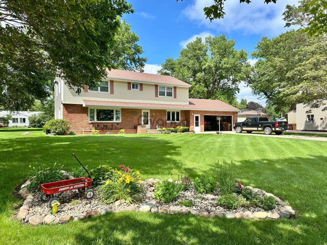 368412_4-bedroom-home-for-sale-2760-sq-ft-515-2nd-st-sw-zip-code-56072.jpg