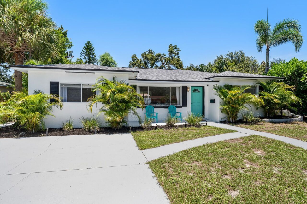 368413_3-bedroom-home-for-sale-1308-sq-ft-707-63rd-ave-s-zip-code-33705.jpg