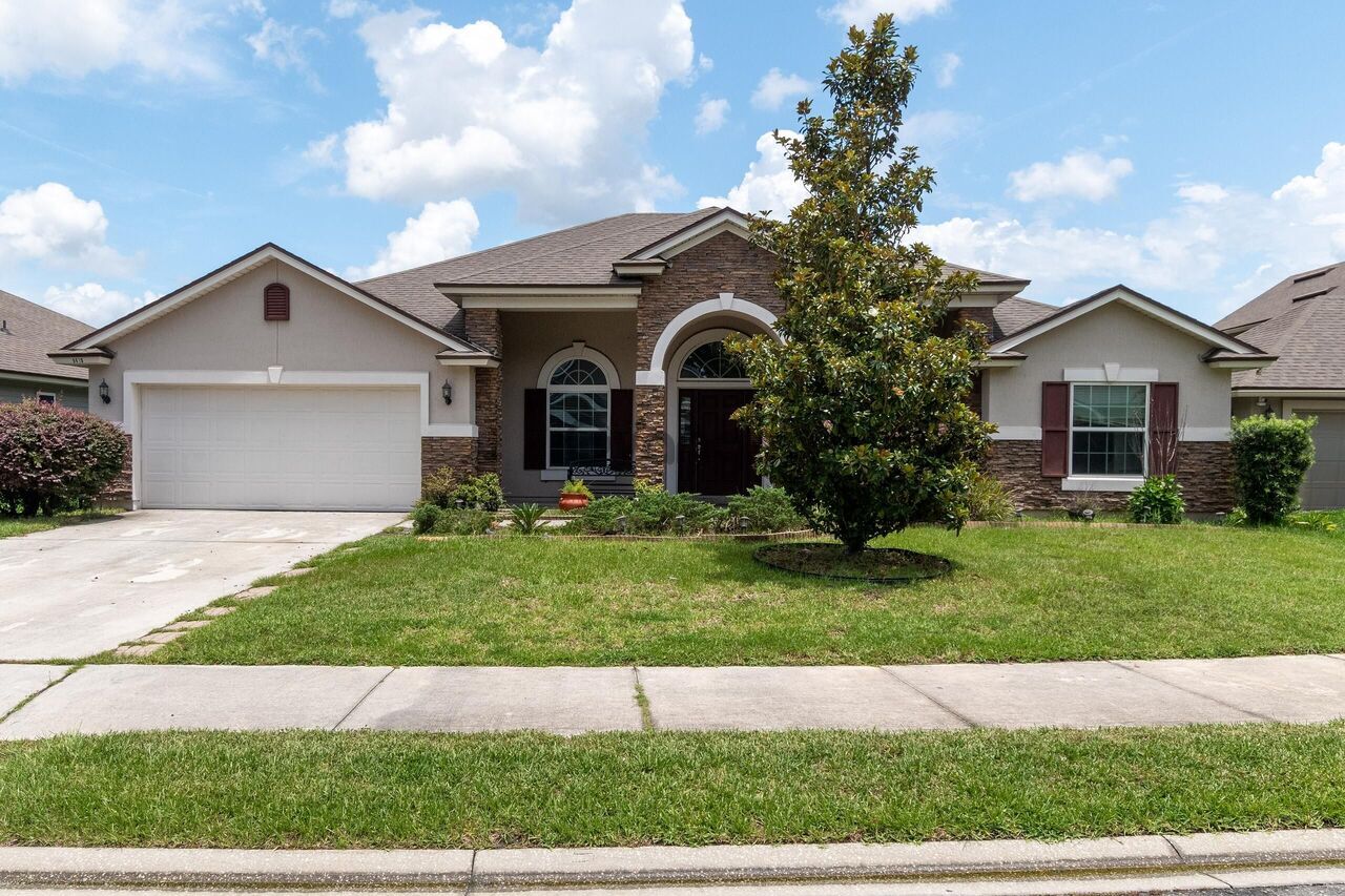 368416_4-bedroom-home-for-sale-2193-sq-ft-9819-patriot-ridge-dr-zip-code-32221.jpg