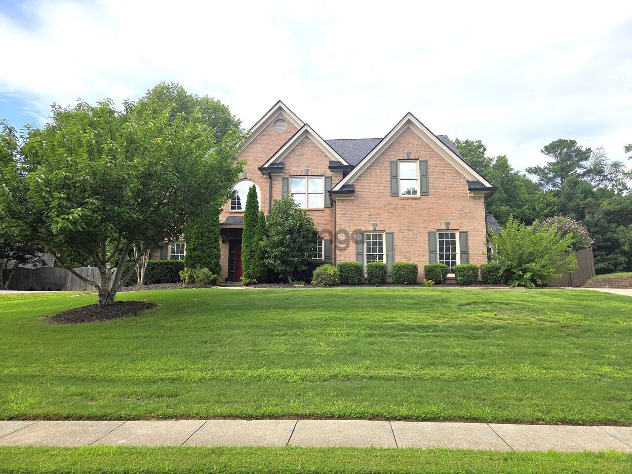368593_5-bedroom-home-for-sale-3040-sq-ft-910-lilac-arbor-rd-zip-code-30019.jpg