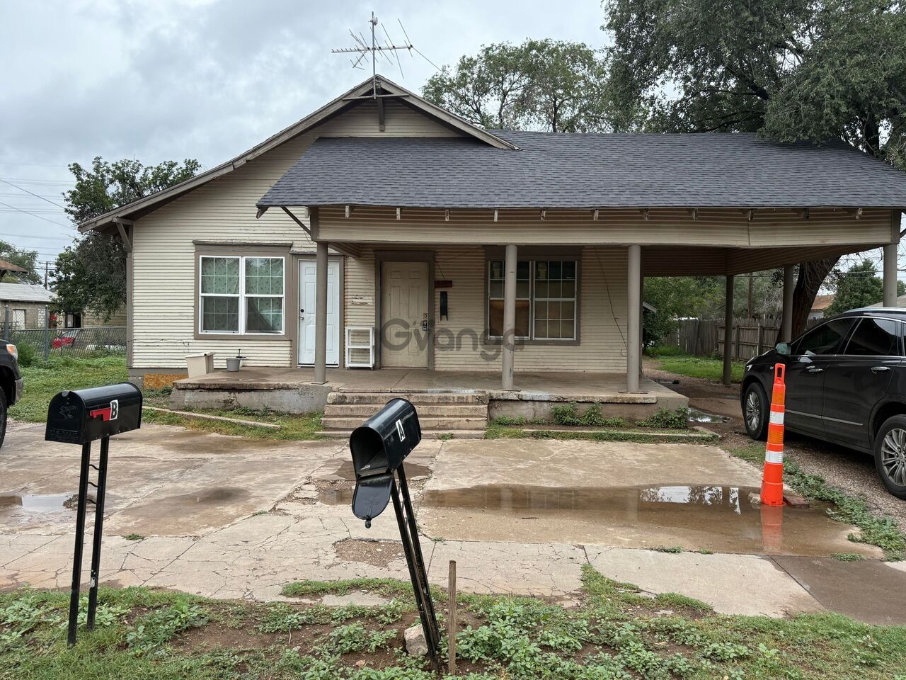 368652_3-bedroom-home-for-sale-1536-sq-ft-1916-avenue-o-zip-code-79411.jpg