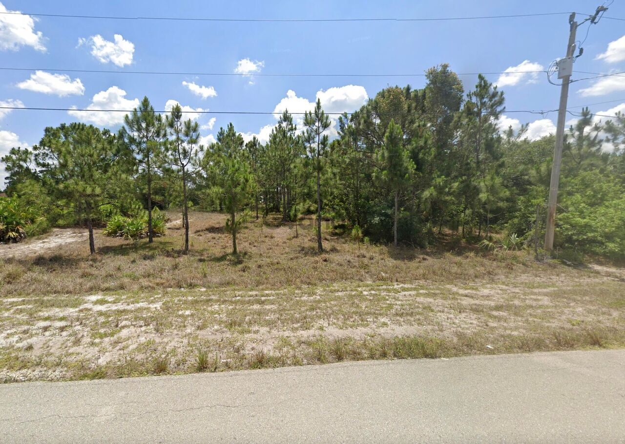 368709_land-for-sale-0-229-acre-713-oakridge-ave-s-zip-code-33974.jpg