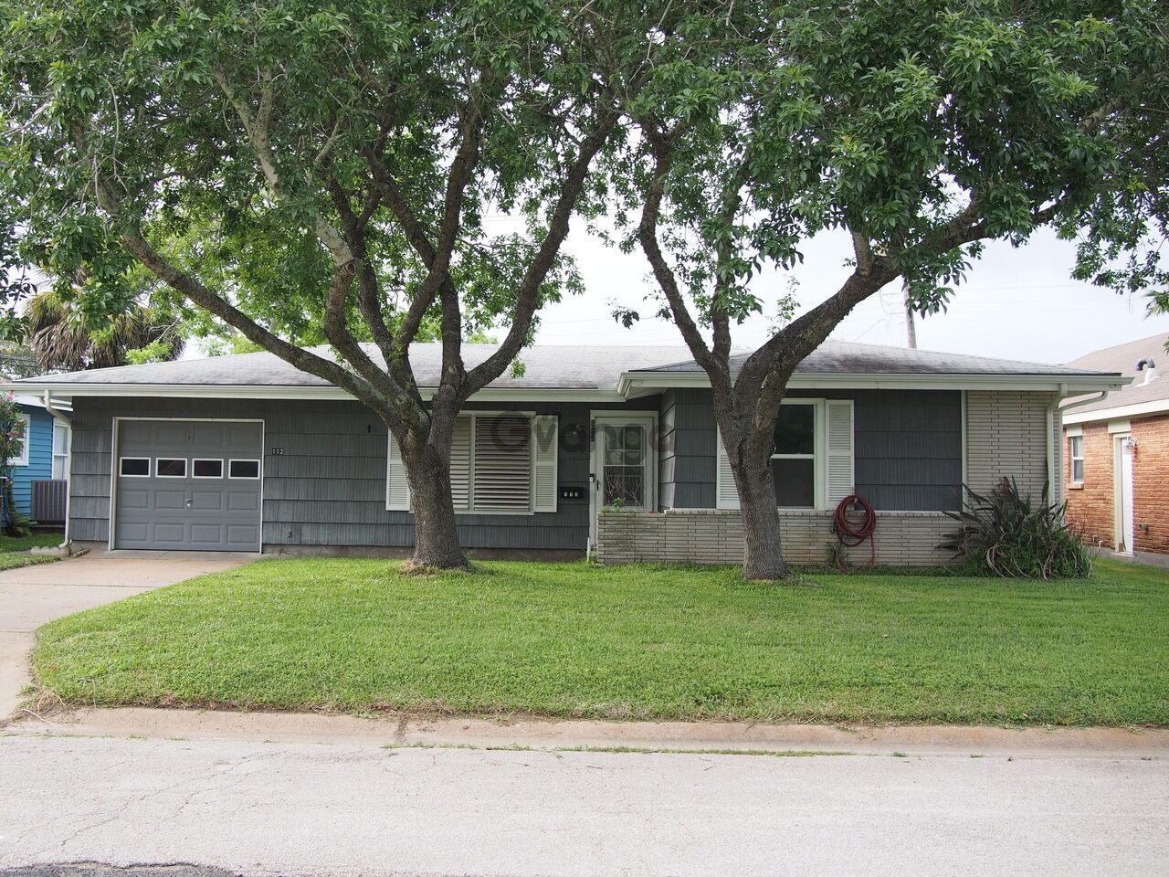368712_3-bedroom-home-for-sale-1192-sq-ft-112-tuna-st-zip-code-77550.jpg