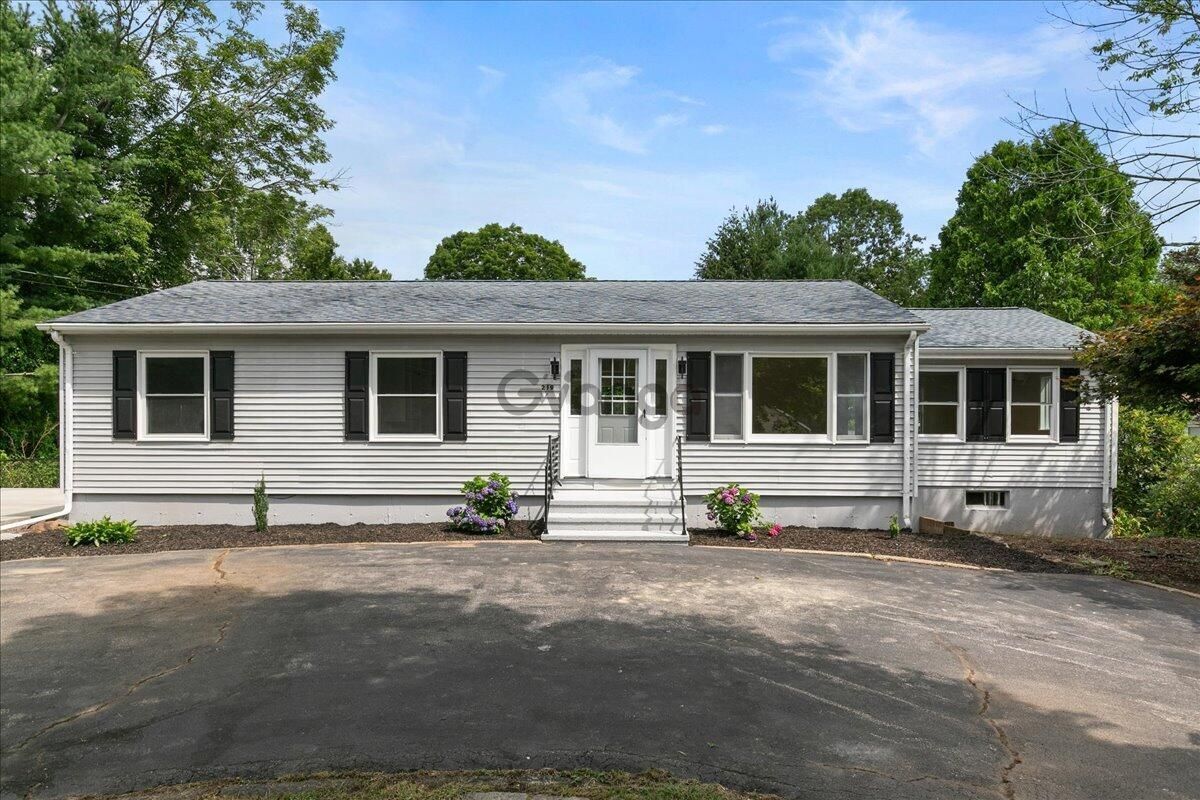 368913_4-bedroom-home-for-sale-1376-sq-ft-219-browning-rd-zip-code-06360.jpg