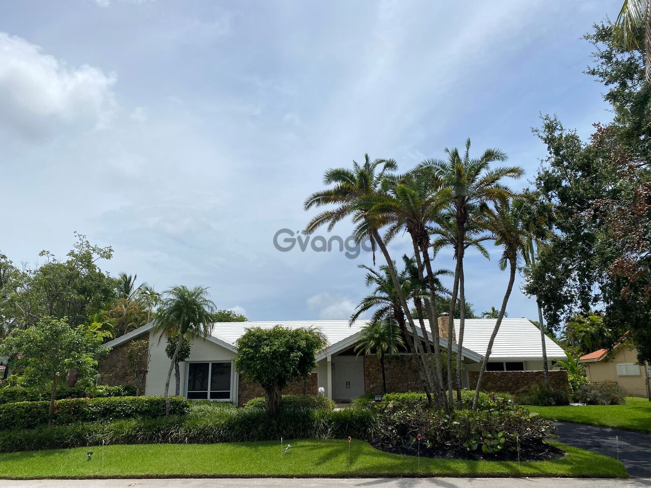 368917_5-bedroom-home-for-sale-3734-sq-ft-13025-sw-108th-ave-zip-code-33176.jpg