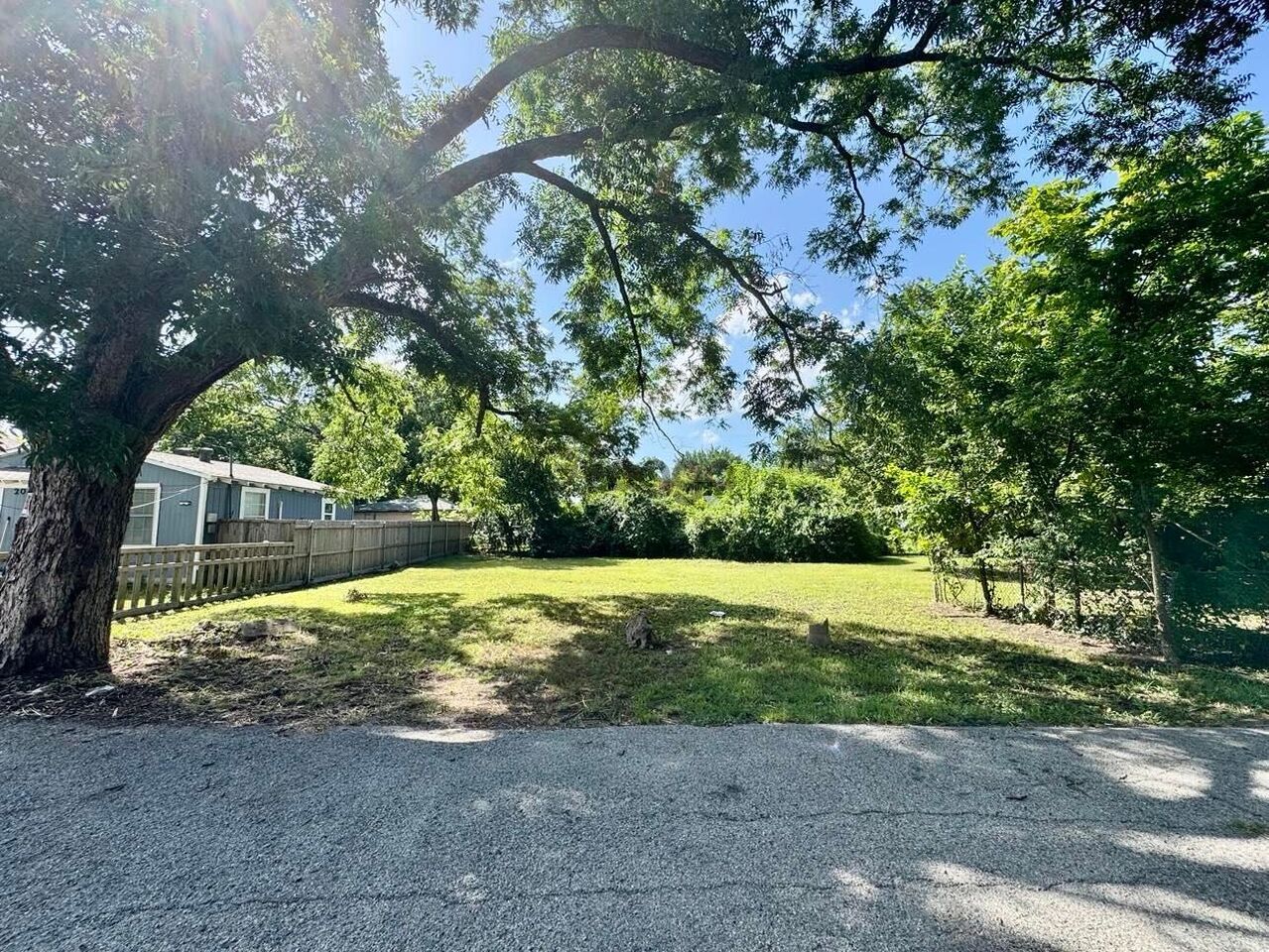 369075_land-for-sale-0-08-acre-0-frazier-st-zip-code-75160.jpg