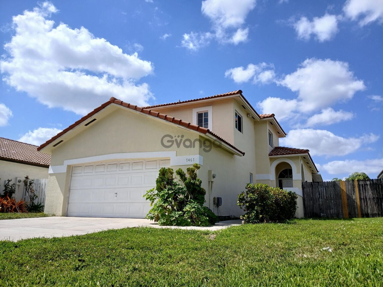 369076_3-bedroom-home-for-sale-2174-sq-ft-7467-nw-169th-ln-zip-code-33015.jpg