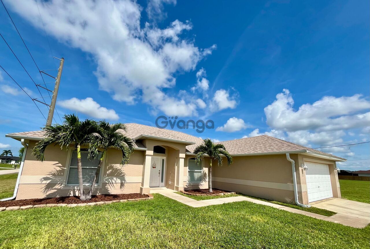 369414_4-bedroom-home-for-sale-1837-sq-ft-2720-ne-1st-pl-zip-code-33909-2.jpg