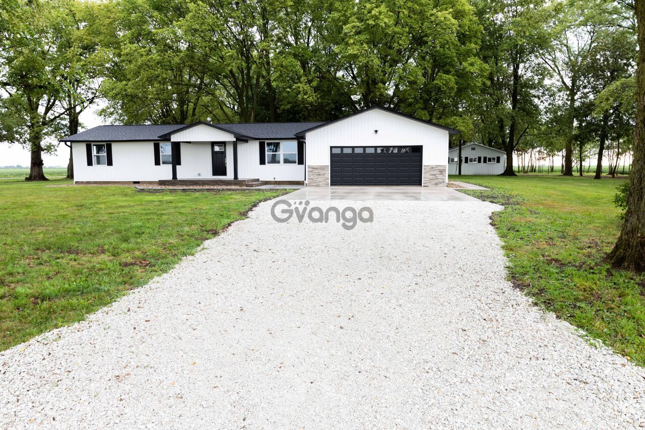 370272_4-bedroom-home-for-sale-1536-sq-ft-2296-county-rd-1900-e-zip-code-61802.jpg