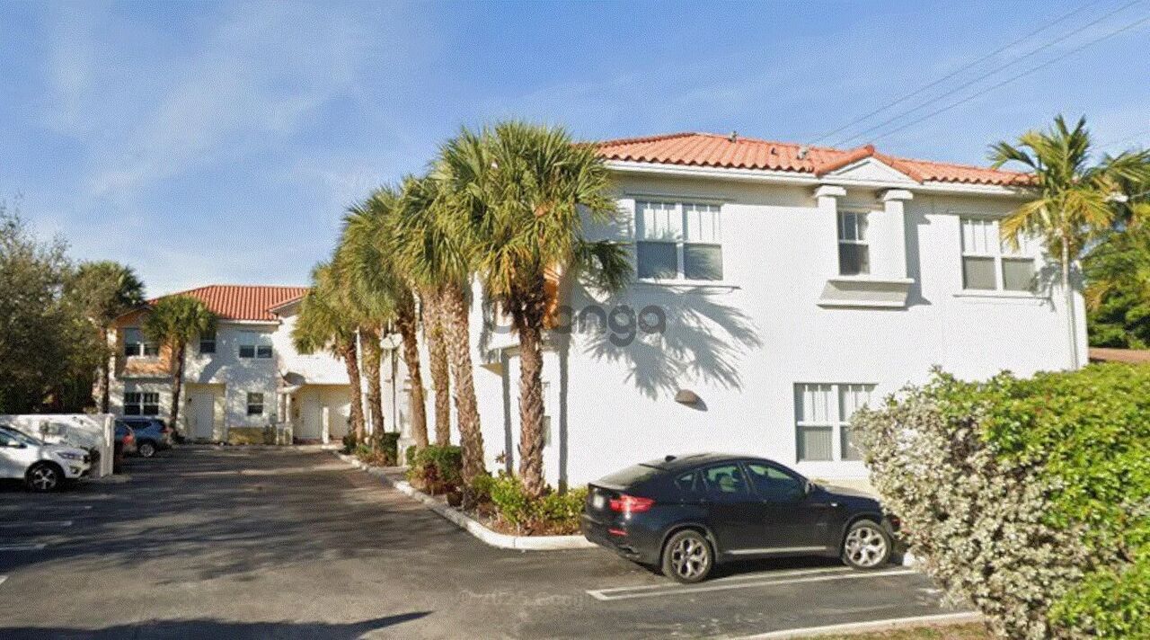 373265_2-bedroom-townhouse-for-rent-1365-sq-ft-2201-monroe-st-unit-b2-hollywood-zip-code-33020.jpg