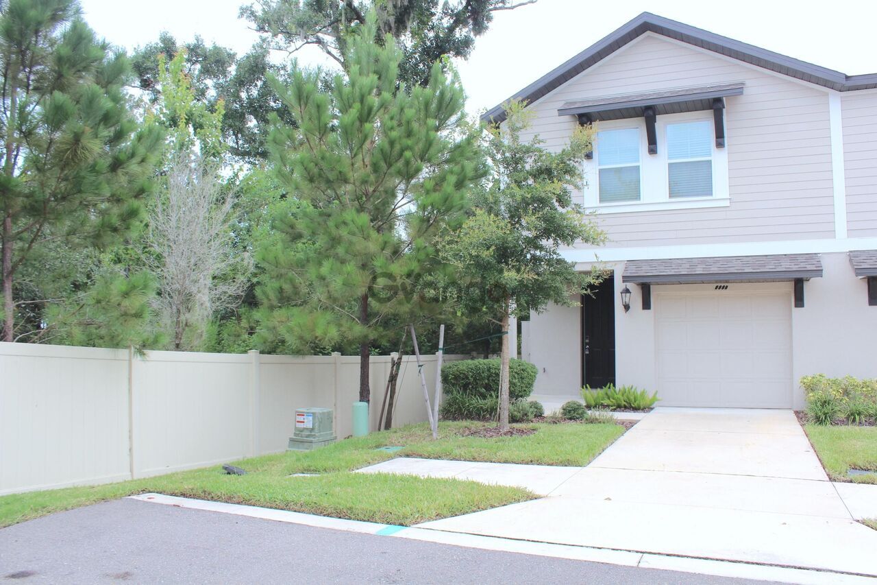 373276_3-bedroom-townhouse-for-sale-1525-sq-ft-2769-scarlet-bay-pl-zip-code-33510.jpg