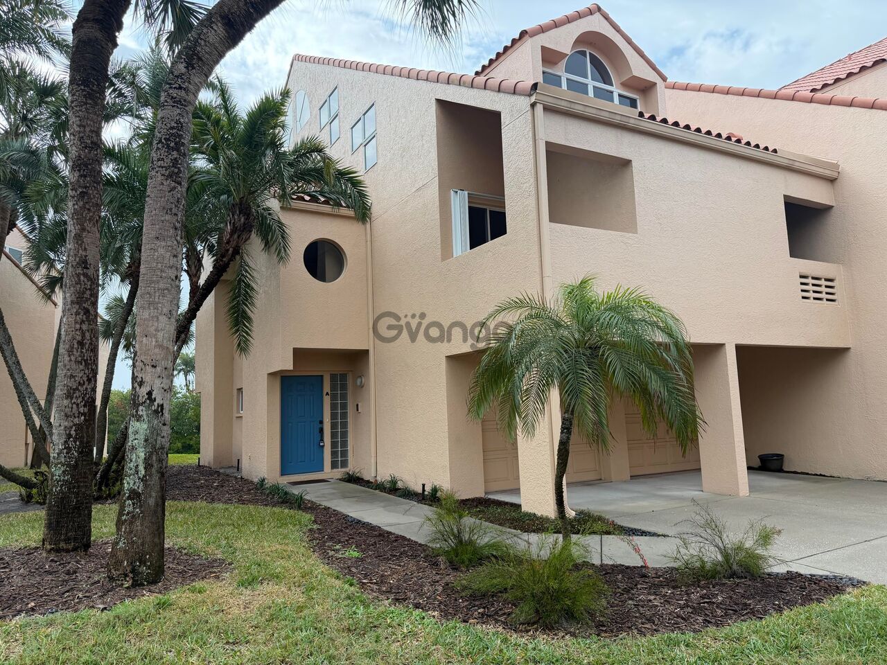 374397_2-bedroom-townhouse-for-sale-2168-sq-ft-1630-royal-palm-dr-s-unit-a-zip-code-33707.jpg