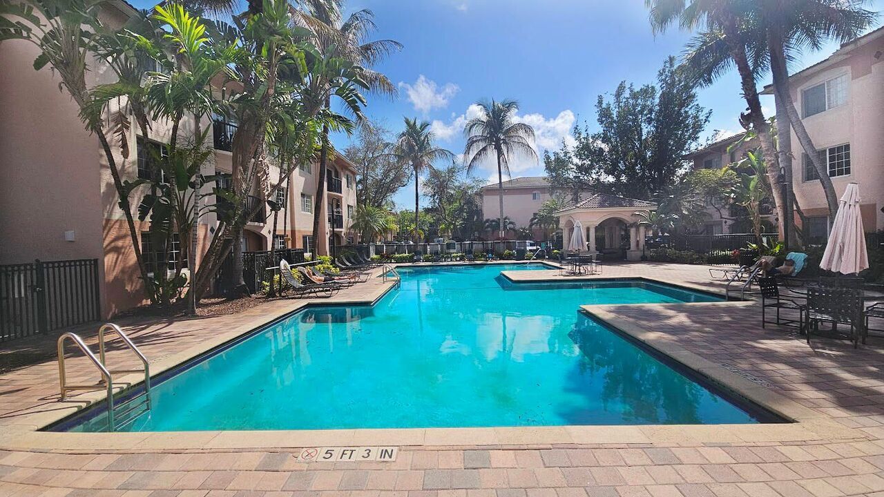 374441_2-bedroom-apartment-for-sale-1054-sq-ft-2033-se-10th-ave-fort-lauderdale-zip-code-33316.jpg
