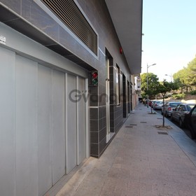 Garage for Sale, Center