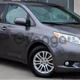 2015 TOYOTA SIENNA XLE WITH 36,341 MILES  $19900