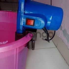 Bucket Washing Machine for Bachelors and Busy People.