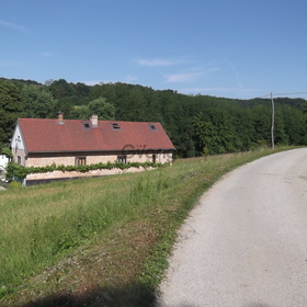 Beautifully restored traditional farmhouse located in a National Park