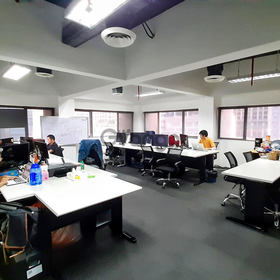 For lease! office space good for 20 employees in makati