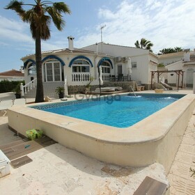3 Bedroom Villa for Sale 200 sq.m, Urbanization La Marina