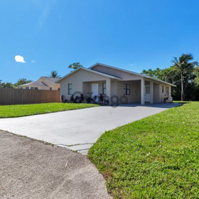 3 Bedroom Home for Rent 1166 sq.ft, 1010 SW 7th Ave, Zip Code 33444