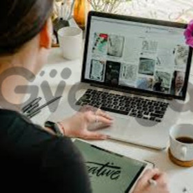 Looking for Graphic Designer in Salem