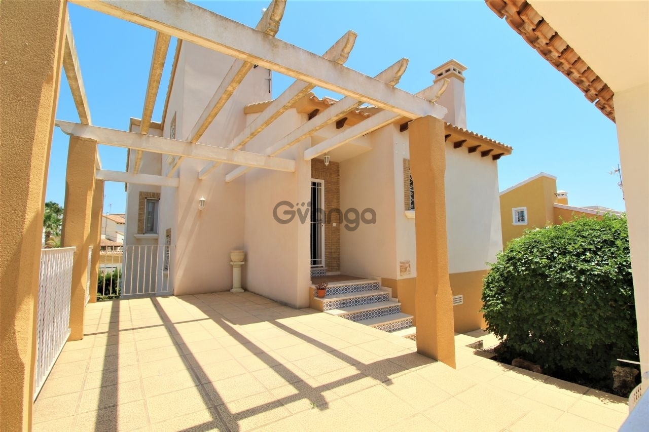 249846_3-recamaras-villa-en-venta-villamartin.jpg