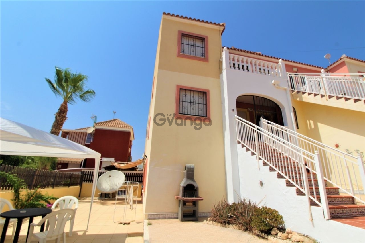 249858_4-recamaras-apartamento-en-venta-villamartin.jpg