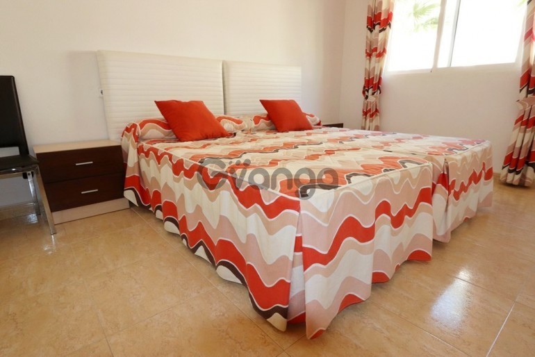 258826_3-recamaras-casa-adosada-en-venta-cabo-roig.jpg