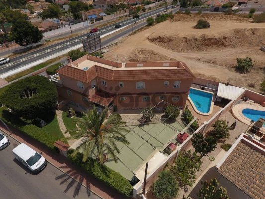 258908_6-recamaras-villa-en-venta-torrevieja.jpg