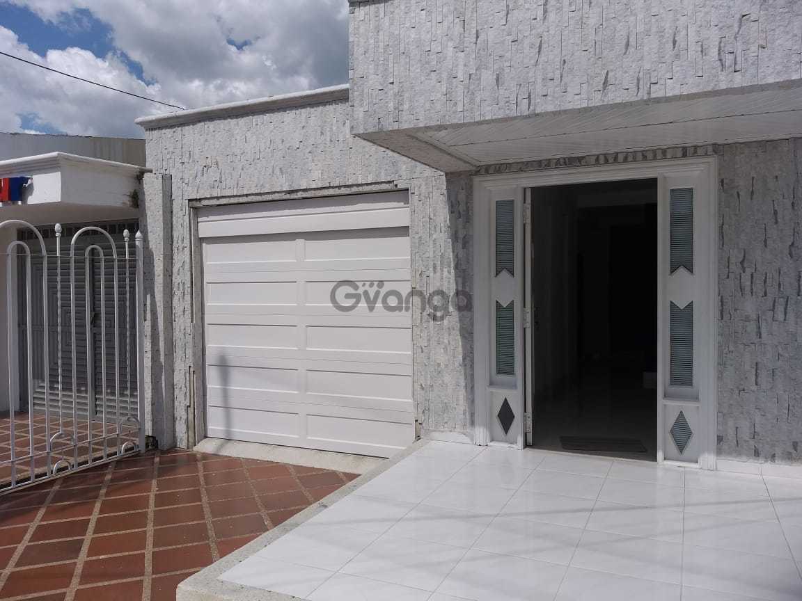 509264_vendo-casa-amplia-en-sector-residencial.jpg