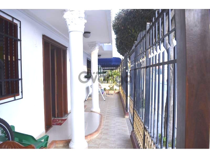 509811_vendo-casa-esquinera-en-sector-residencial.jpg