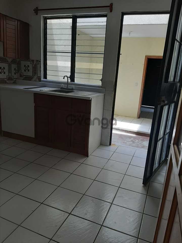 513452_alquilo-preciosa-casa-dentro-de-garita.jpg