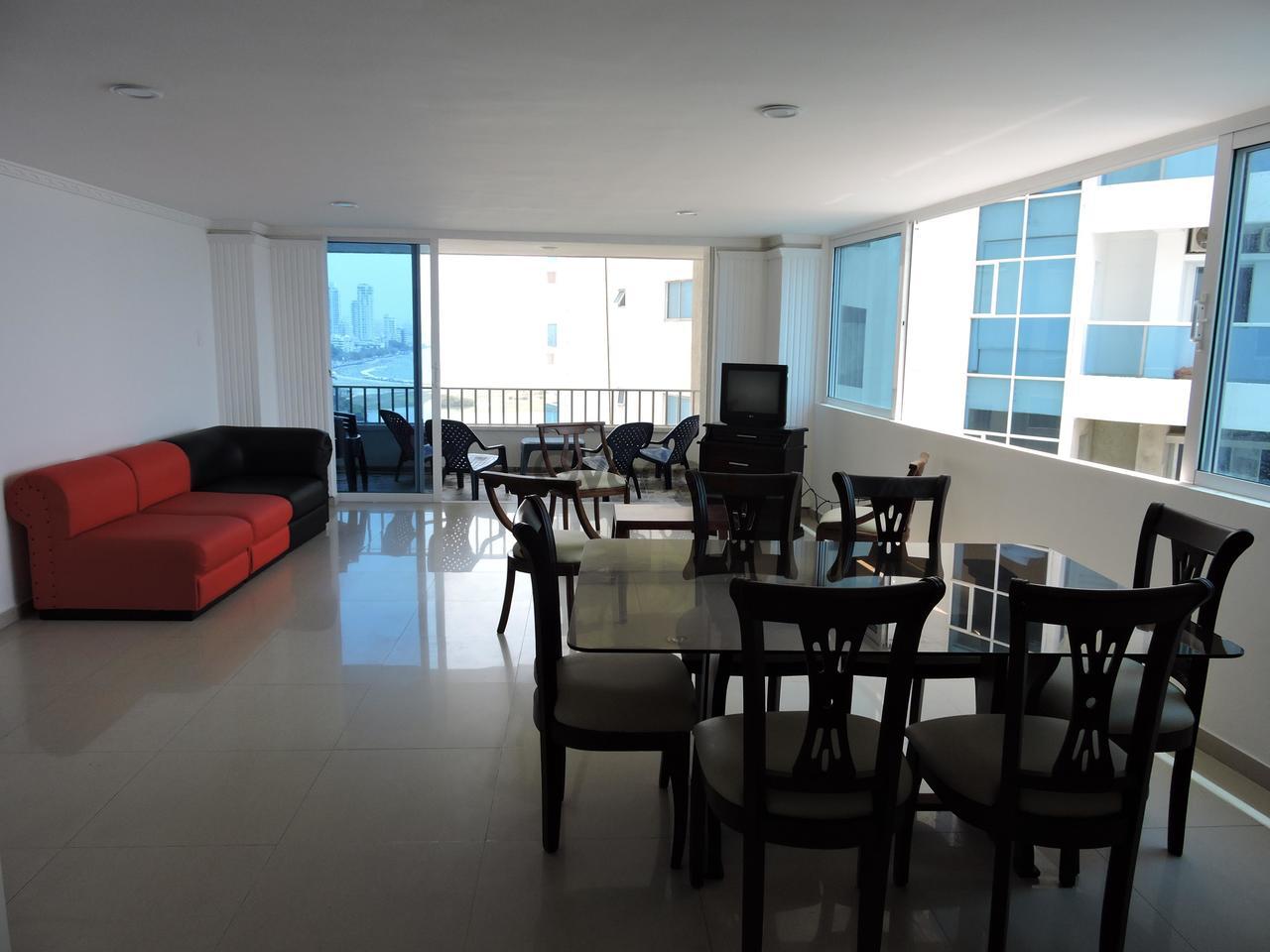 517257_disfrute-de-las-mejores-vacaciones-en-cartagena-de-indias-edificio-las-tres-carabelas.jpg