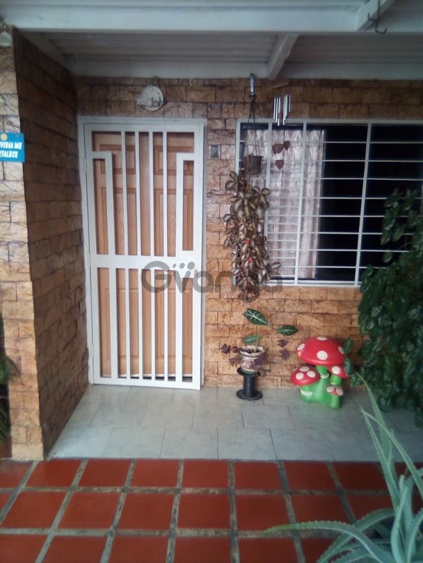 530888_vendo-linda-casa-en-terrazas-de-paramacay-en-naguanagua.jpg