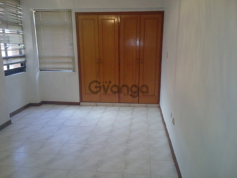 534472_zoraida-araujo-vende-apto-en-naguanagua.jpg