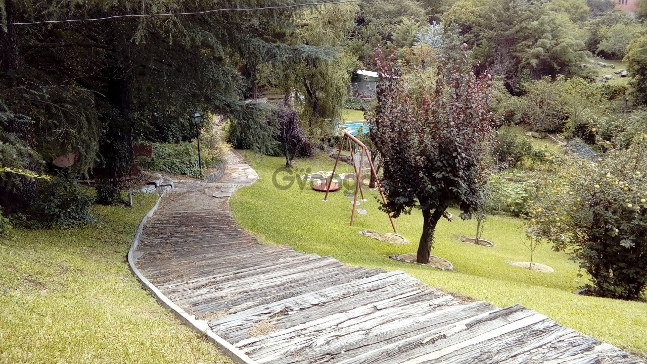 534574_vende-chalet-2-600-mts-de-terreno-mas-cava-hermoso-entorno-natural.jpg