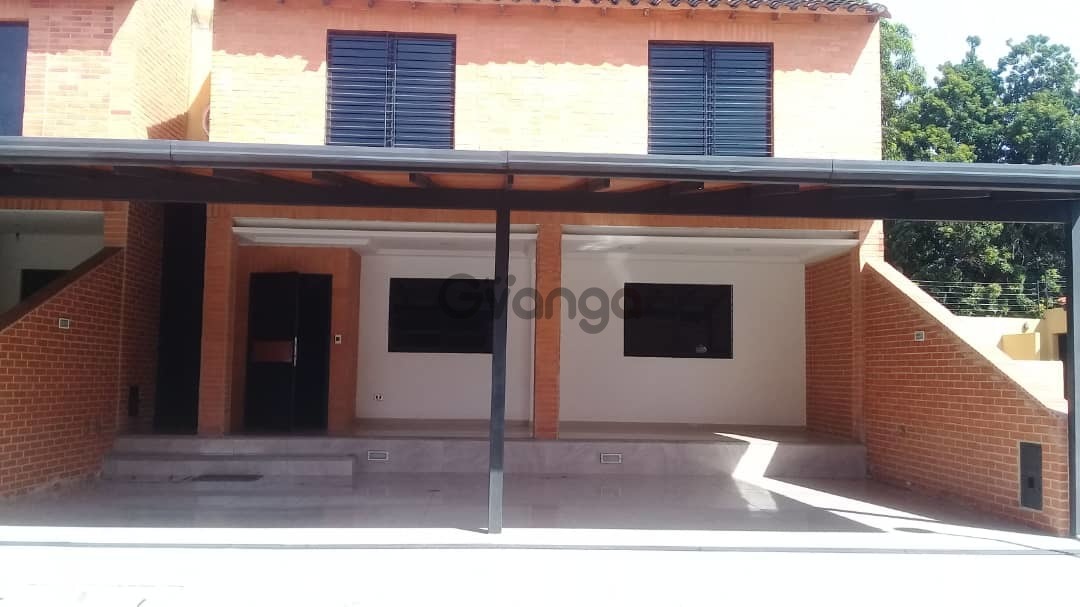 535451_zoraida-araujo-vende-town-house-en-naguanagua.jpg