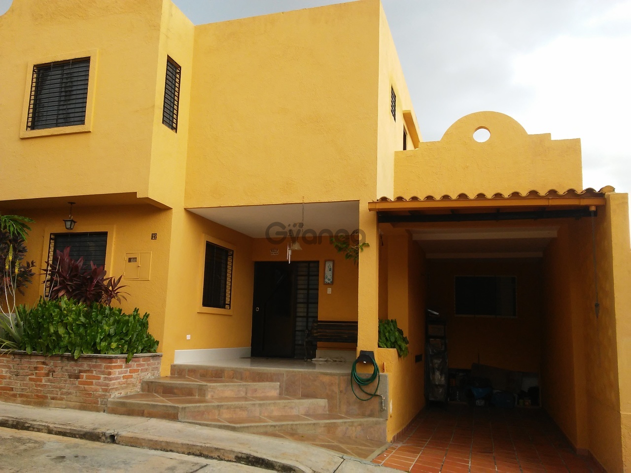 535494_zoraida-araujo-vende-town-house-en-manongo.jpg