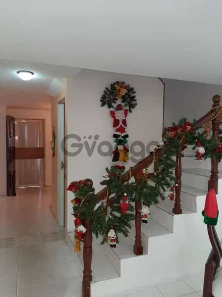 539868_zoraida-araujo-vende-town-house-en-valencia.jpg