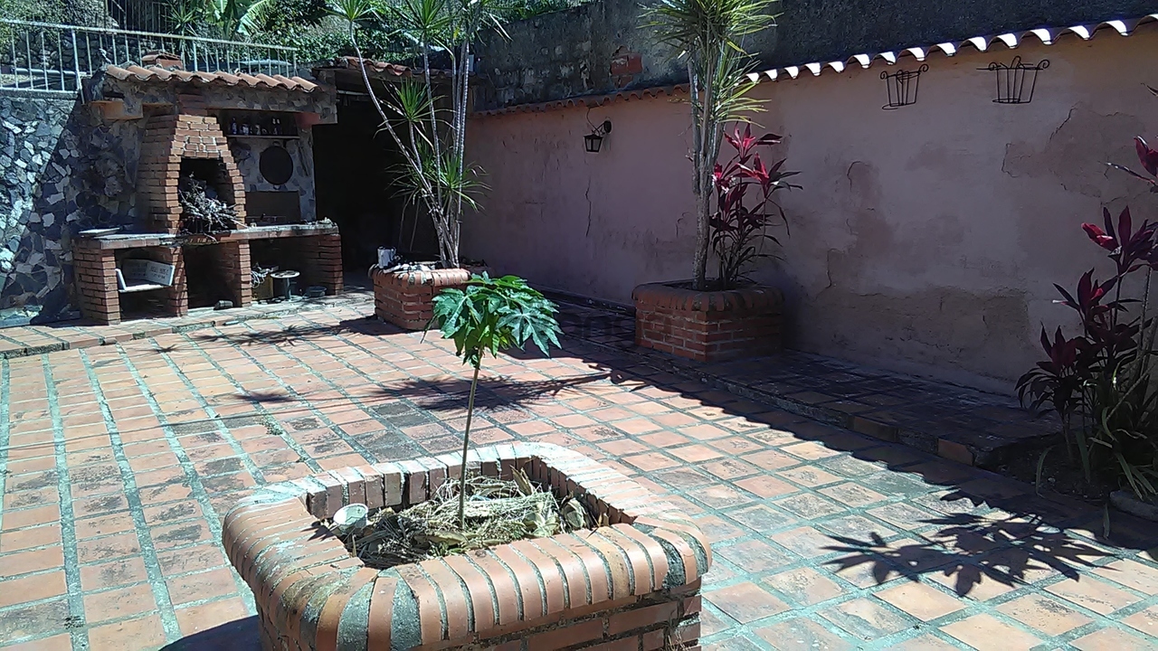 541058_zoraida-araujo-vende-casa-en-carialinda-naguanagua.jpg