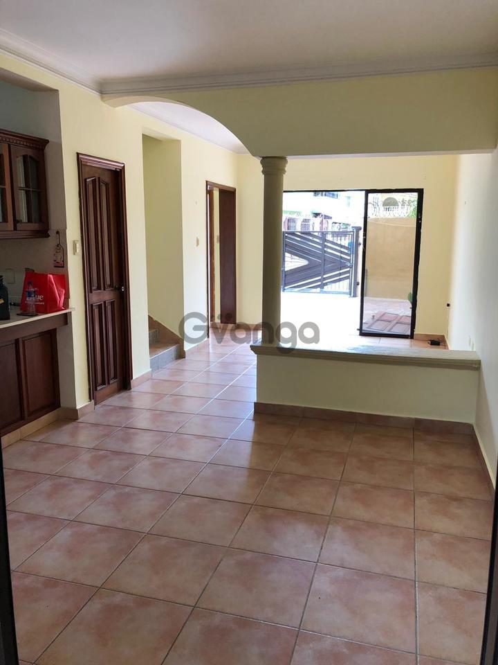 542941_casa-en-zona-oriental-sto-dgo-66243.jpg