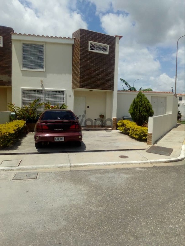 543643_linda-casa-res-villas-del-golf-cabudare.jpg