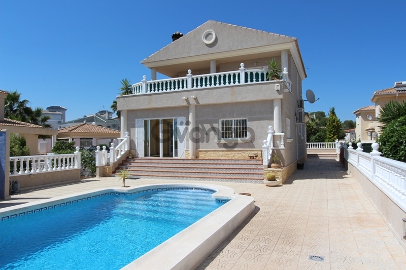 56789_4-recmaras-villa-en-venta-260-m-ciudad-quesada.jpg